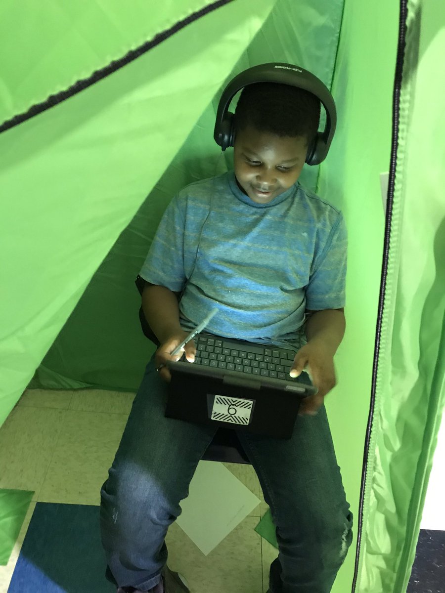 MsEnglish101's tweet photo. Today, scholars at Minor (@Minor_Mustangs) created Holiday well wishes for the phenomenal children at @ChildrensAL. Holiday jokes, joyful songs and seasonal cheer were captured in each #Clips creation ! #VidsForKids #EveryoneCanCreate https://t.co/cR98DXjvr7