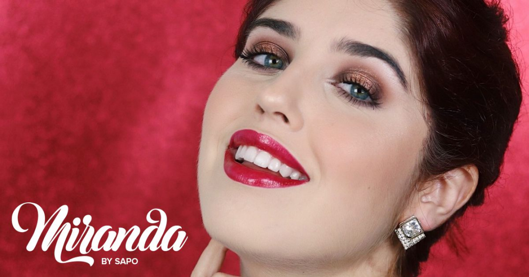 sapo's tweet photo. #MakeUpO‘Clock: maquilhagem para um Natal em festa
https://t.co/qx5WejrGZZ https://t.co/joXOcMVHfo