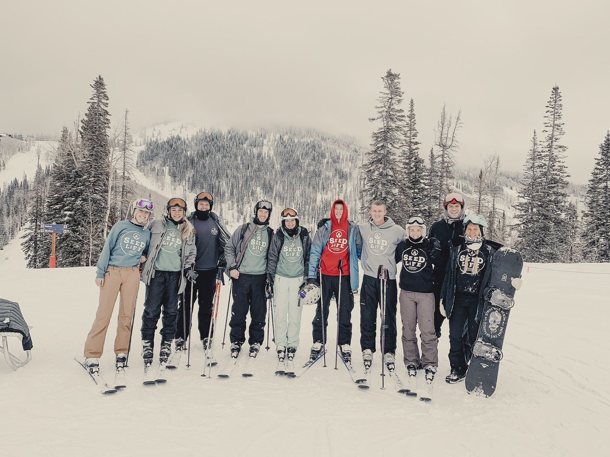 kt_dowson's tweet photo. Good views. Amazing group. Awesome gear 😎 https://t.co/7NORnUzAhz