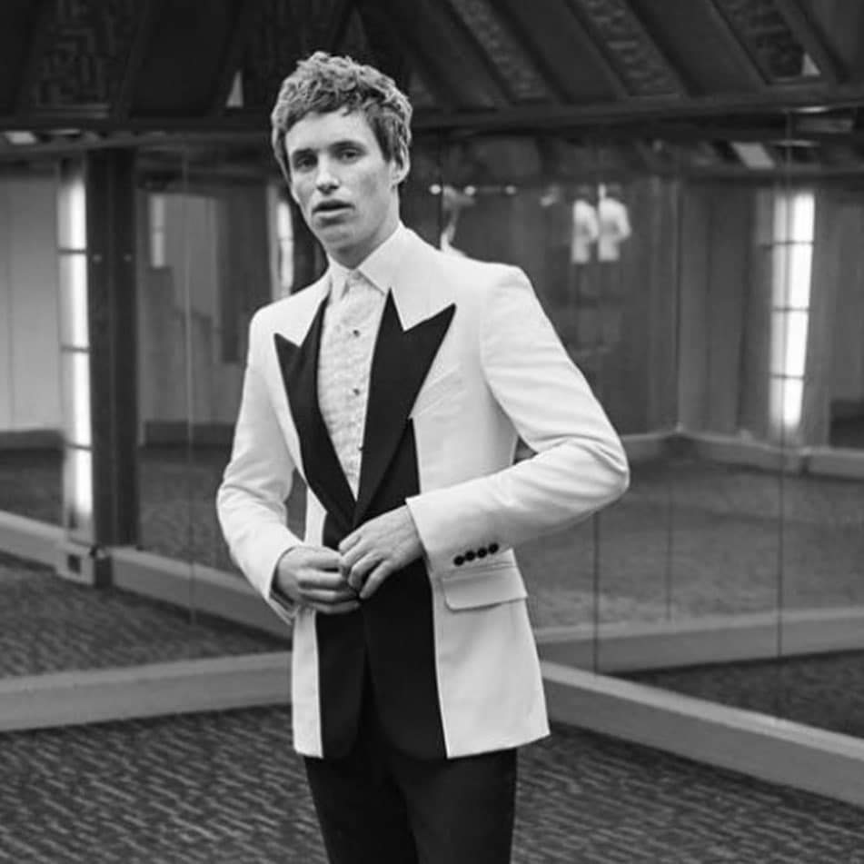 MCDV2's tweet photo. More two pics from @zoomagazine
#EddieRedmayne photographed by #RogerRich @theaeronautsmov https://t.co/XqOuvHafc8
