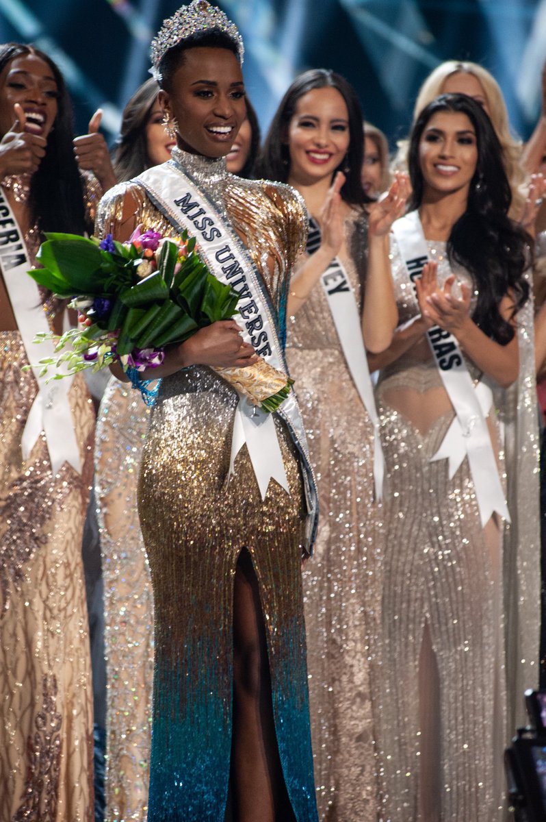 SAPassionista's tweet photo. Completely in awe of your courage to reach for your dreams @zozitunzi 👏🏽❤️ stay shining!! Congratulations #MissUniverse2019 https://t.co/UjXyP3tTBo