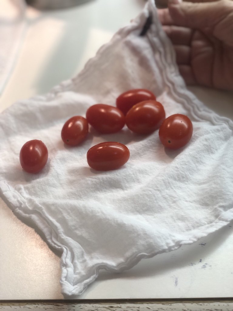 CaresWw's tweet photo. For smaller jobs, a hankerchief will do.  Simply mark ones designated for #food prep and reduce your reliance on papertowels.  #tinytweaks cultivate new ways to see your world &amp; where you can #makethefuture a better place. #climatechange #Mindfulness #WWCares #startsomewhere https://t.co/5GlcYvQQju