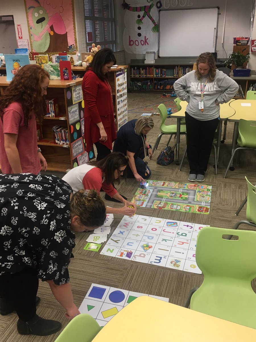 zitofamily's tweet photo. Awesome PD Session today! STEAM activities for the win! Teachers learned to code and work Robots!  #steam #jsuamsti https://t.co/LOtcxObjlr