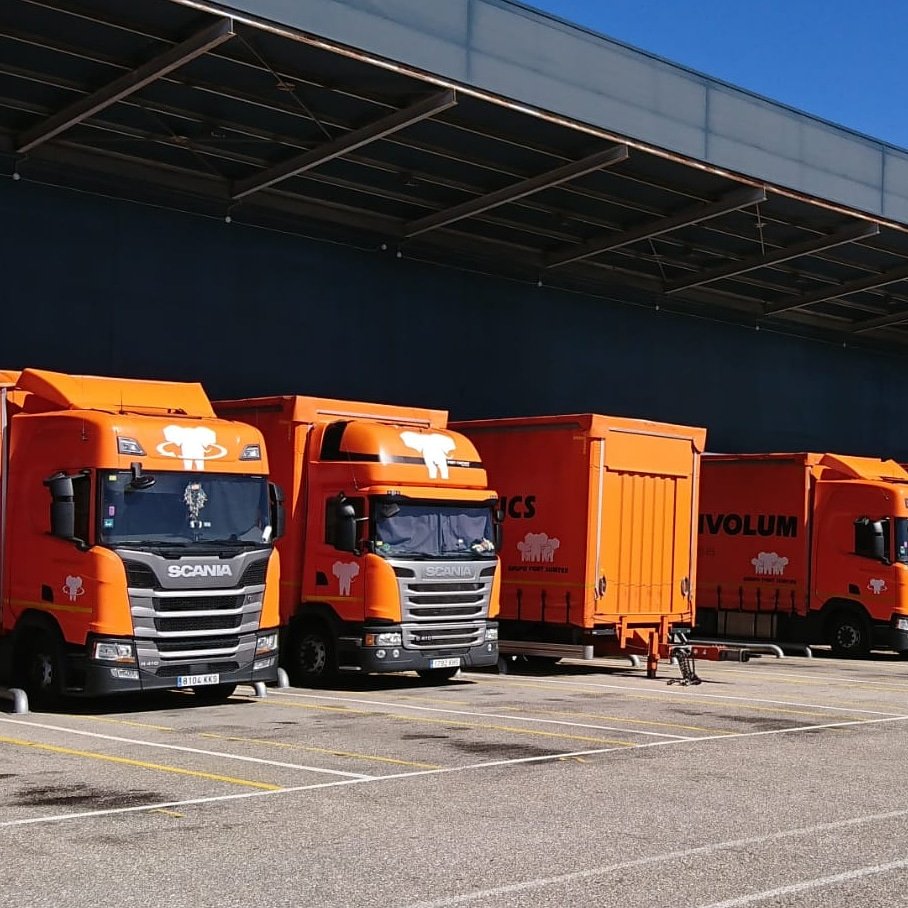 FortSumterEs's tweet photo. Nuestra #flota #ready! #nonstop!
#internationalogistics🌐 #isoquality #over30yearsonroad #Maxivolum #Volumlogistics #canslogistics 🚛 https://t.co/sF5CFjTm4J