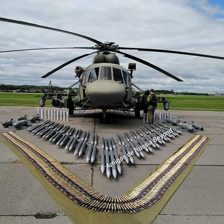 TRUFAULT's tweet photo. Un precioso Helicóptero multipropósito Mil #Mi8M de la Federación Rusa, en su configuración de ataque.
🇷🇺
#Historia #BuenasNoches #BuenasNochesMundo https://t.co/Y4ueTCjZBV