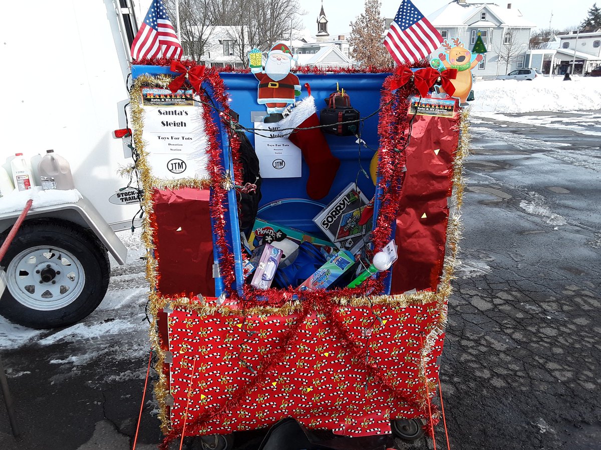 XtremeLifestylz's tweet photo. Event setup and shenanigans 

#medalmonday #mondaymotivation #motivationmonday #pathfinderrucktraining #jtmruckclub #goruck #fitfam #fitspo #fitspiration #fitness #gym #training #ruckingred #ruckingchallenge #discipline #motivation #dedication #toysfortots #charity #christmas https://t.co/jIzLVFa7YS
