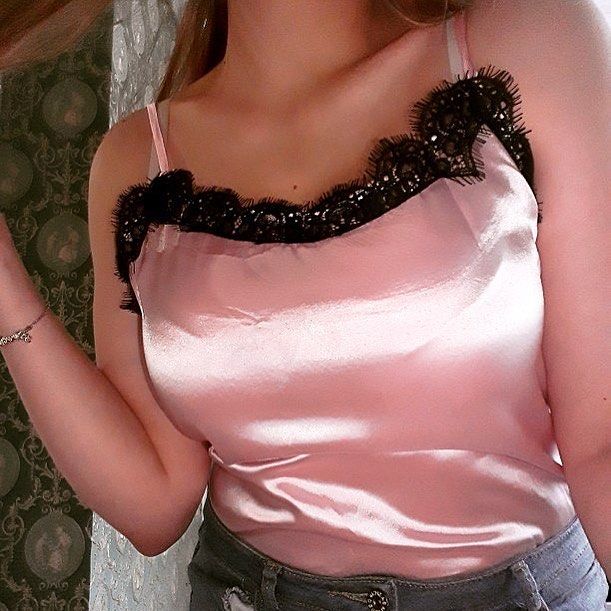 SATIN_CLUB's tweet image. Left or right? 🤔💖 #satin #satinfetish #satintop #glare
♡ Follow @glare_satin for more! ♡