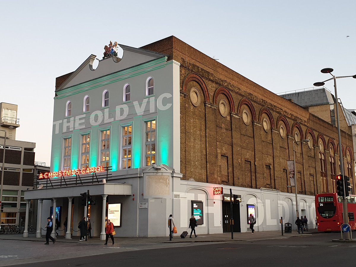 Huge thanks to <a href="/tdwright1/">Tom Wright 🏳️‍🌈🏳️‍⚧️</a> and <a href="/oldvictheatre/">The Old Vic</a> for the magic of #OVConnect. Wowed by the many wonderful talents, and so grateful to <a href="/hanapascal/">hana pascal keegan</a> and @kayla_meikle for bringing CLOUDS to life.