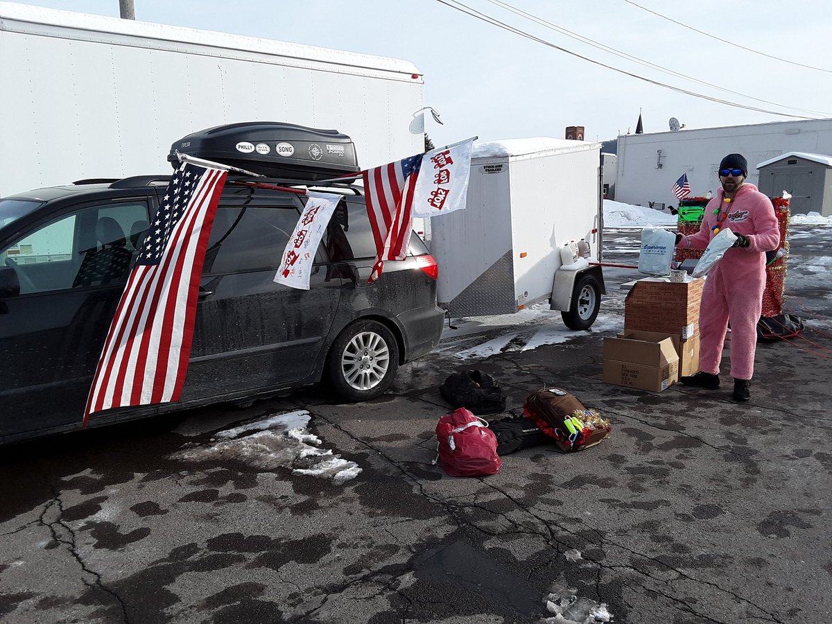 XtremeLifestylz's tweet photo. Event setup and shenanigans 

#medalmonday #mondaymotivation #motivationmonday #pathfinderrucktraining #jtmruckclub #goruck #fitfam #fitspo #fitspiration #fitness #gym #training #ruckingred #ruckingchallenge #discipline #motivation #dedication #toysfortots #charity #christmas https://t.co/in3TaSdX83
