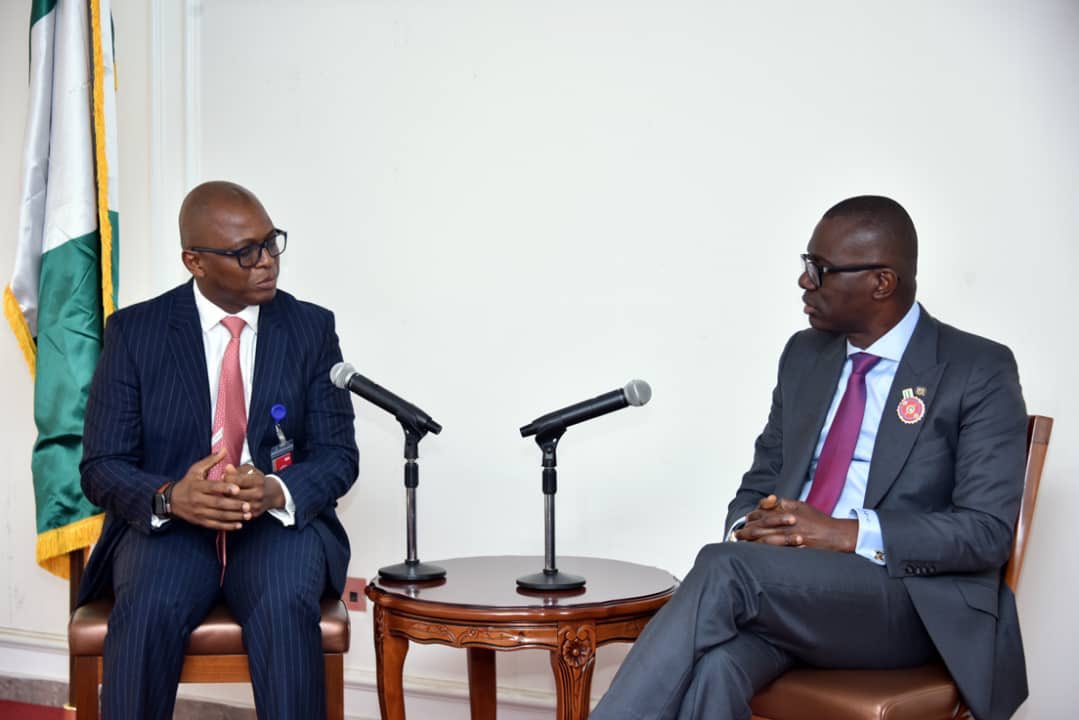 bayosanni's tweet photo. Today, my team &amp; I had the pleasure of being hosted by Mr G. @jidesanwoolu during a courtesy visit to Alausa, reiterated Oracle’s commitment to solidifying the 20 year long relationship whilst supporting the state in its drive to become a smart city with technology @ the Centre https://t.co/3cyLnTNkax