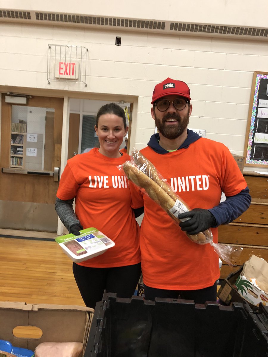 norwichps's tweet photo. What a great night of volunteers at the December Mobile Food Pantry at Wequonnoc   Elementary School. Thank you to everyone for such a great job! 
#WeAreNorwich 
#NPU
#Kelly Middle School Staff
# NPU staff
#UCFS Staff https://t.co/ufzgoYpfgq