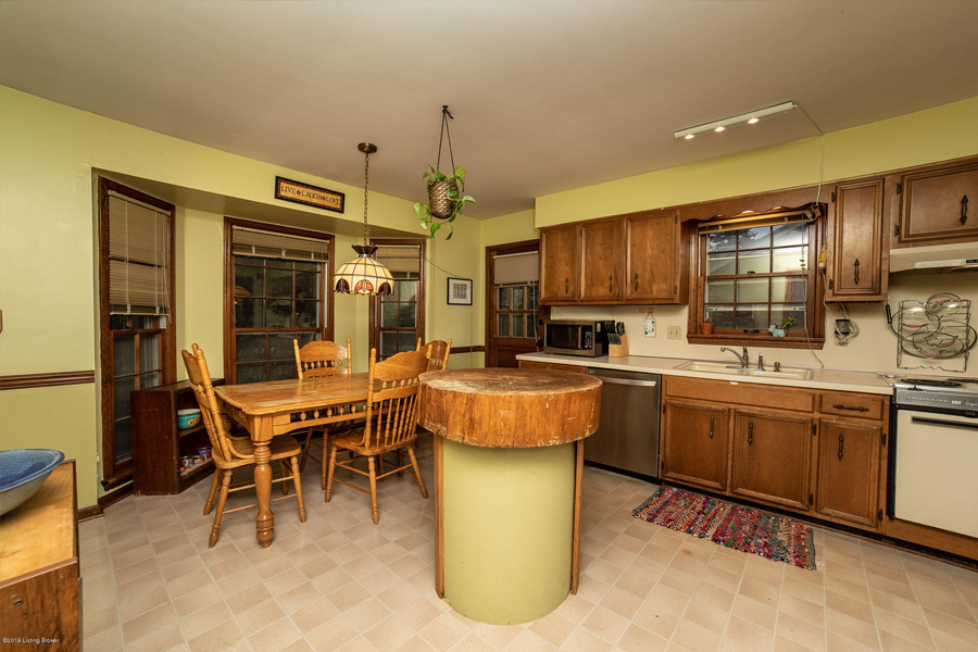 HommatiNetwork's tweet photo. 3007 Weather Way, Louisville, KY 40220

https://t.co/elKU4N4nng

#Hommati #LouisvilleKyRealtor #KentuckyHomes #RealEstateKY #LouisvilleKYRealEstate #LouisvilleKYRealtor https://t.co/zPdbCUgmbO