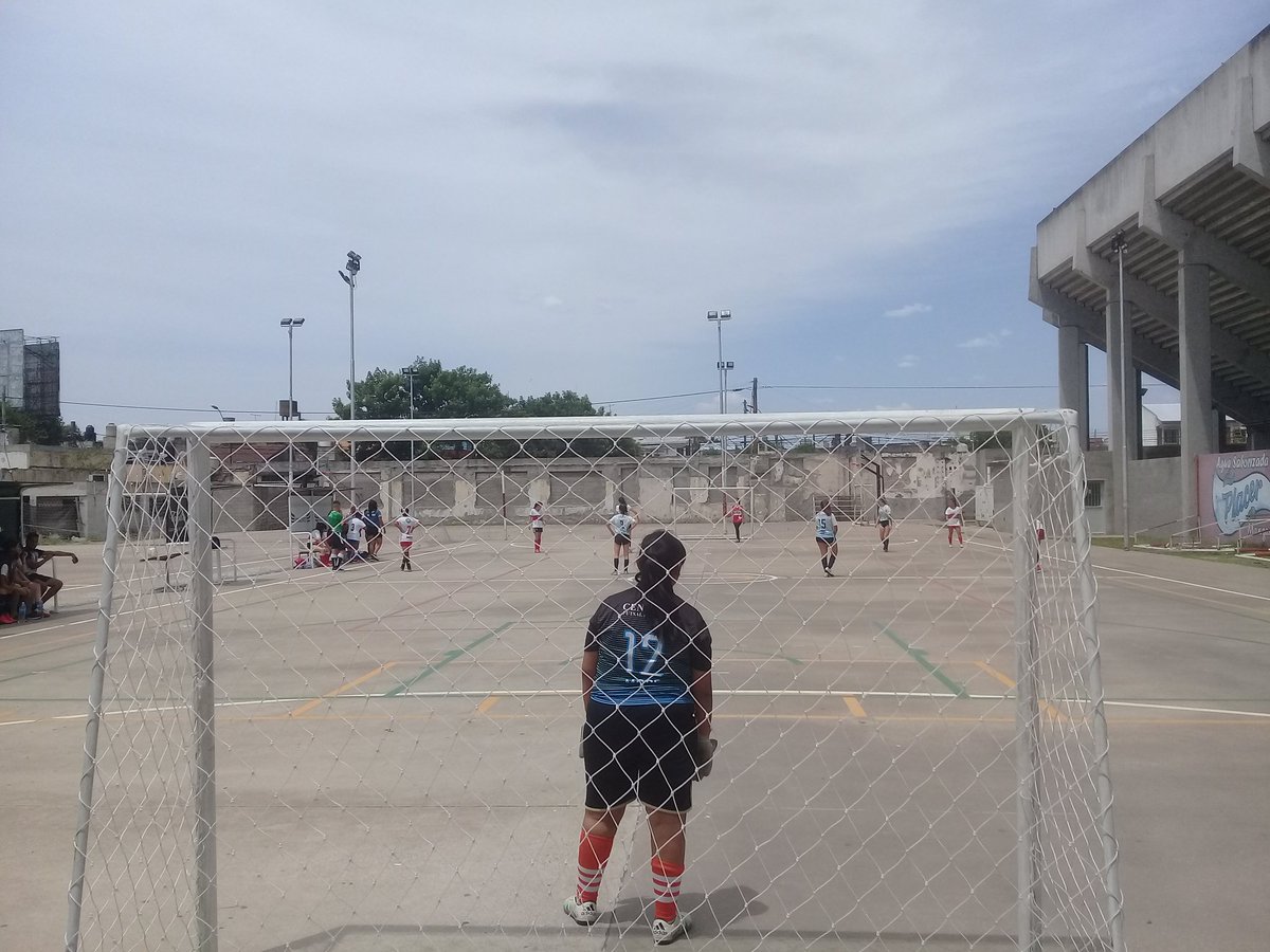 FutbolFemCDM's tweet photo. El día Domingo las cat. del #FutsalFemeninoLiga de #DepMorón recibieron a sus pares de #Cenared , en los playones Graciela Arias.
#Primera: 2-1 ✔
#Reserva: 3-2 ✔
#Tercera: 0-2 (Amistoso) ❌
#Cuarta: 0-2 (Amistoso) ❌
#Quinta: 1-1
#Sexta: 2-0 (Amistoso) ✔
#VamosGallitas💪🐓 https://t.co/ij9icPTBwZ