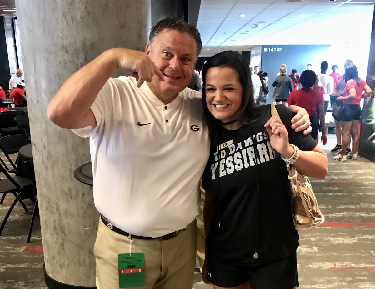 Arkansas got the best of em!! Gonna miss seeing you in Athens ⁦<a href="/CoachSamPittman/">Coach Sam Pittman</a>⁩ no one more deserving! #Yessirrr #WoooPig