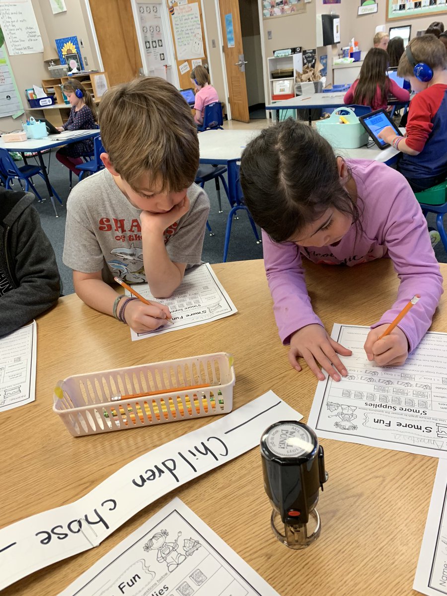 BassettsFirsts's tweet photo. Collecting data from bar graphs and pictographs in math today.
#csdmath #csdvt #umschamps https://t.co/kYGZyKZZ71