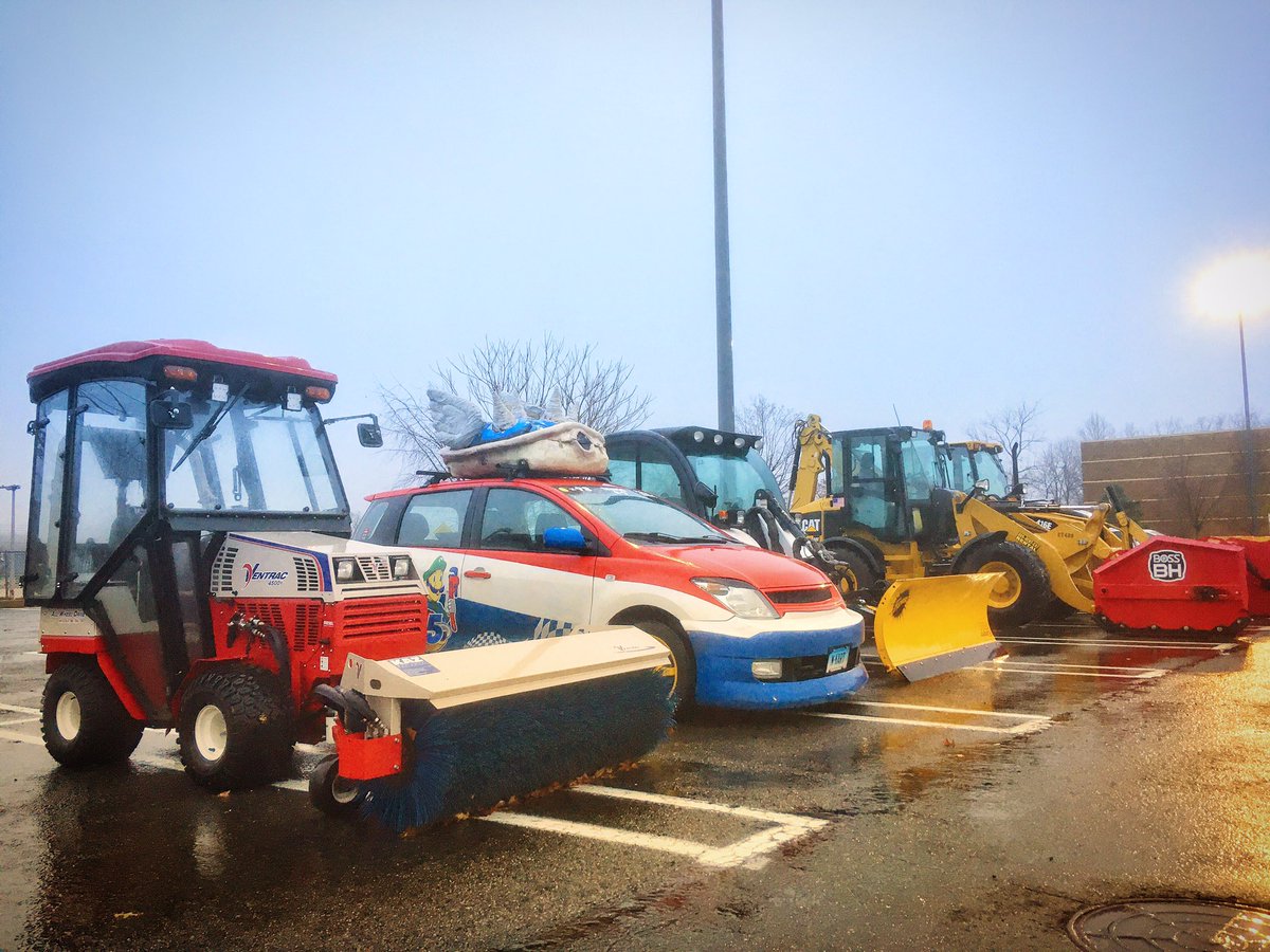 RussLyman's tweet photo. One of these does not belong.
#russlyman #scionxa #scion #toyota #toyotaist #ist #urbancruiser #toyotaurbancruiser #jdm #jdmlifestyle #jdmculture #jdmnation #japanflow #japancars #carphotography #nintendo #mariokart #videogame #gamer #cosplaycar #racecar #dailydriven #automotive https://t.co/fbWlN6eQU1