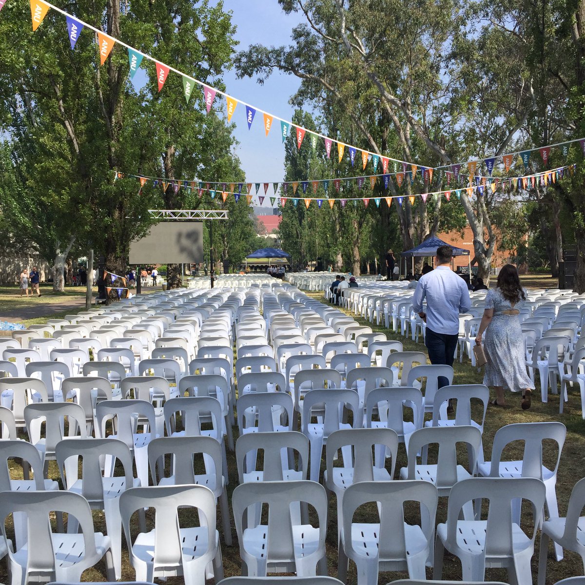 SunStationsAus's tweet photo. @ourANU embracing our innovative sunscreen stations at its 2019 Graduation Ceremony 👨‍🎓👩‍🎓📚🎓

#ANU #ourANU #graduation #sunscreenstations #sunscreen #SlipSlopSlap #SPF #sunsafety https://t.co/CbHyu32nfR