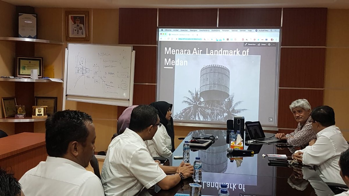 hpmaki's tweet photo. Op bezoek bij de #PDAMTirtanadi 
Waterleidingbedrijf in Medan. Praten over onderzoek naar de #Watertoren / #menaraair uit 1908 en oprichting #museum. Nieuwe Board luisterde aandachtig. https://t.co/wsfF1jE3eP