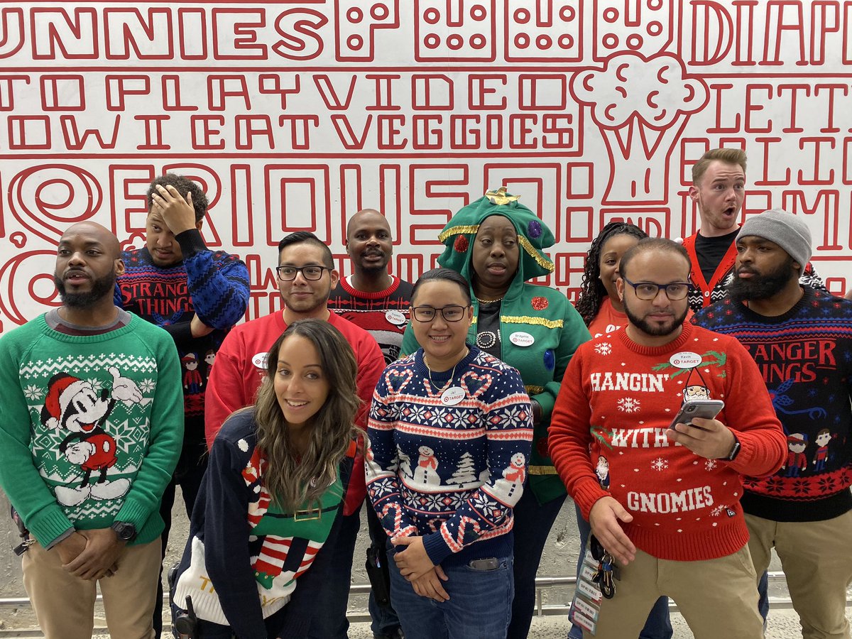 TargetHay's tweet photo. Ugly Holiday Sweater Day in TriBeCa 🎯 #T3229 https://t.co/0vMRPrcfUV