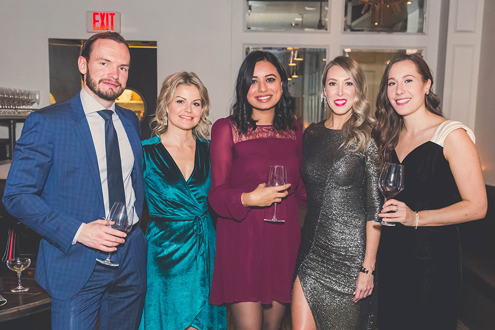 HungerfordProp's tweet image. Celebrating the season and a successful year together at HP’s glamourous Hollywood Holiday Soiree.
#HPHolidays #HPCulture #HPTeam #HPCelebrations