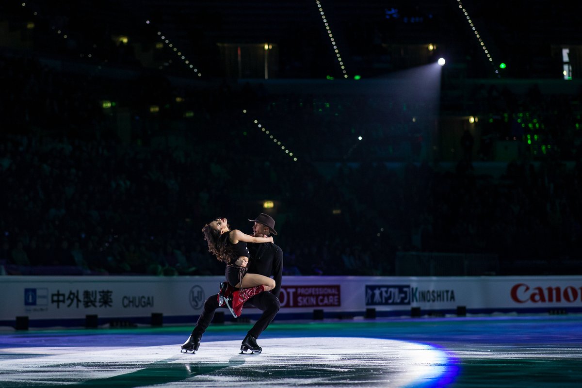 USFigureSkating's tweet photo. Those boots were MADE for skating. 🔥
@chockolate02 and @Evan_Bates went country during the #GPFTurin2019 Exhibition Gala ❗
#GPFTurin2019 | #BestSnaps https://t.co/TBsIE8nVa4