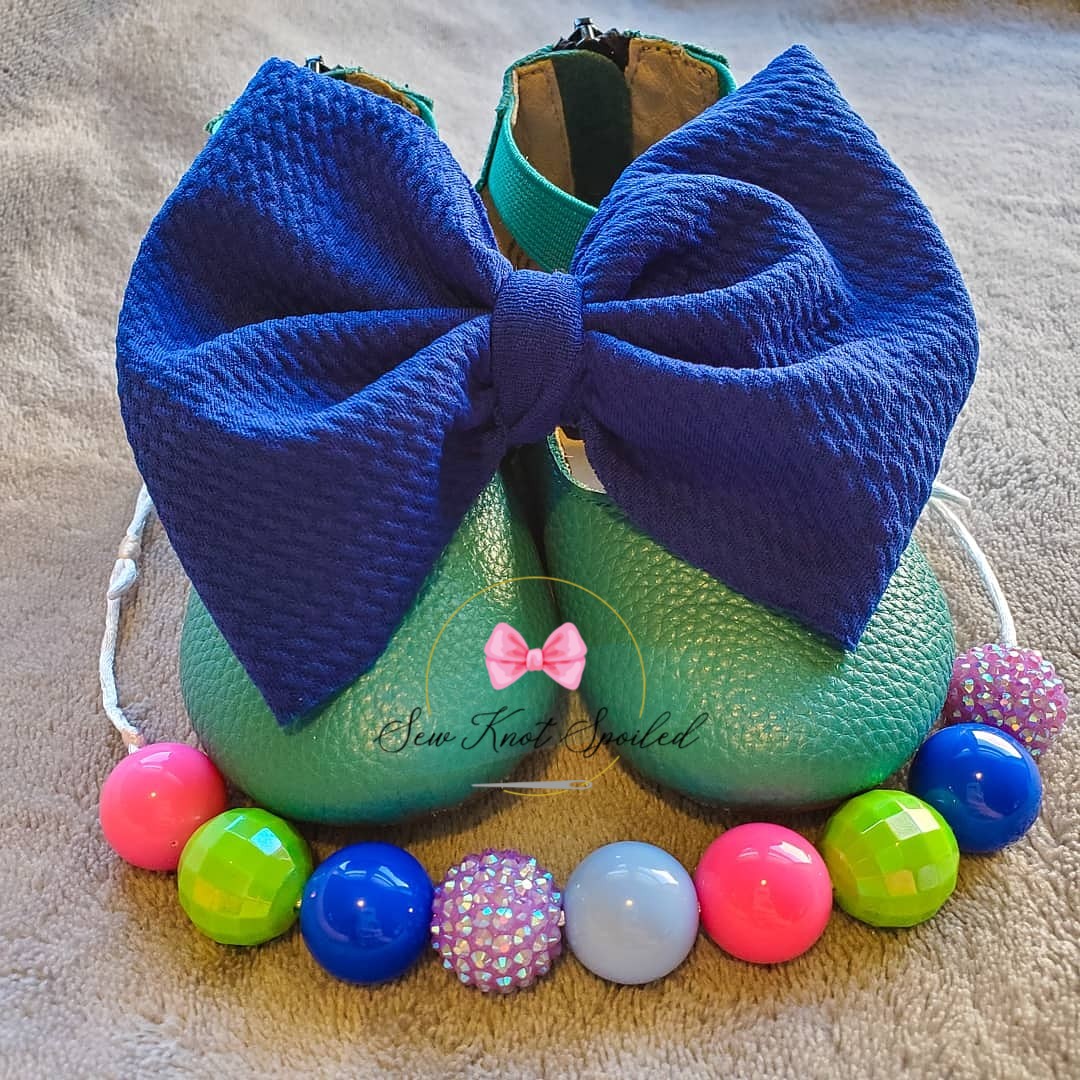 sewknotspoiled's tweet photo. Royalty is forever a favorite! 💙
#topknots #topknot #fashion #fashionkids #childrensfashion #headwrap #shopsmall #smallbusiness #smallshop #bows #bow #knot #biggerthebowthebetter #bigbows #shopsmall #piggies #pigtails #SewKnotSpoiled #SKS https://t.co/AIndnm23eC