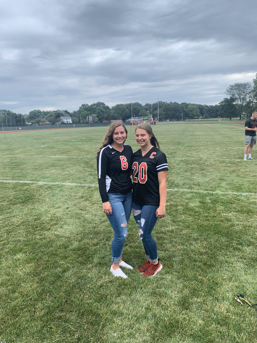 KaycieStark's tweet photo. Happy 18th Cam!! You’re the sweetest person ever and the best friend!! Hope your day was the best! Love you💓💓 @CamrynVarner https://t.co/ICR1NVtV5u