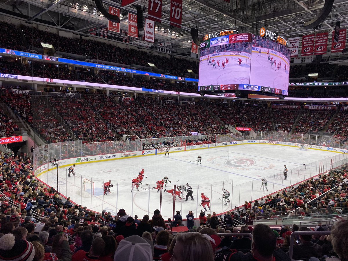 ricks_drivin's tweet photo. Turns out hockey and the NHL are awesome. #taketheglovesoffboys https://t.co/wTLCTvz9l4