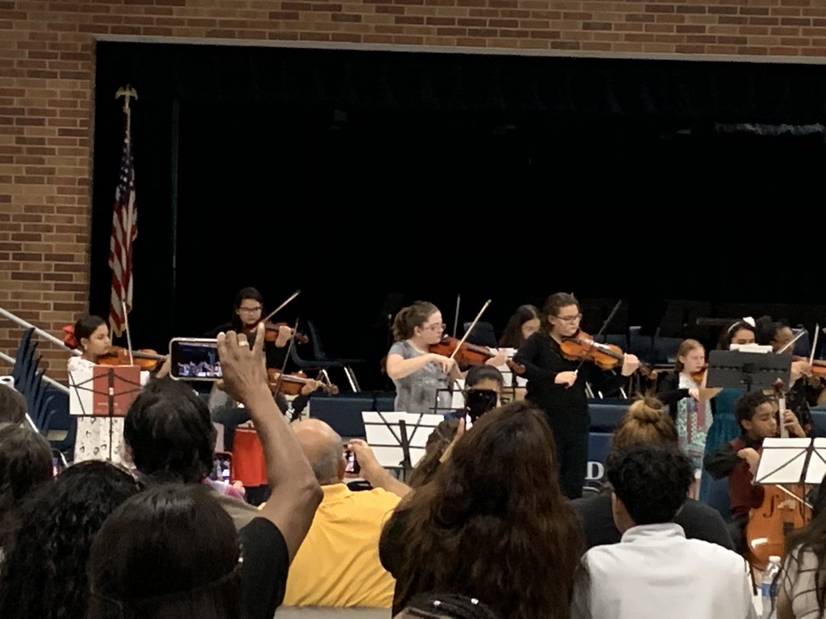 Camelot Knights rockin’ the 5th grade strings performance at Ed White MS!