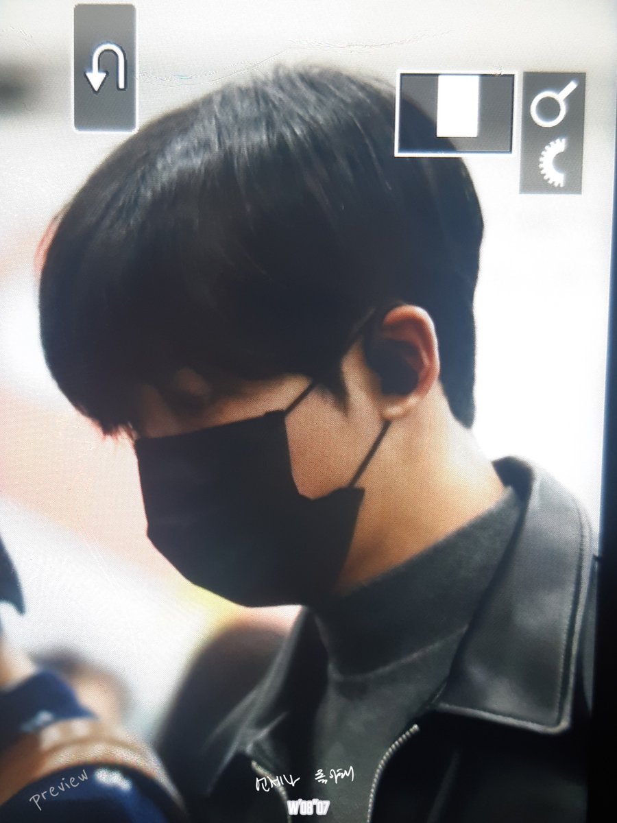 seokwo_on's tweet photo. 191210 ICN

수고했어 ㅠㅠ 

#SF9 #로운 #ROWOON #김석우 #ロウン https://t.co/FNReBT7cj1