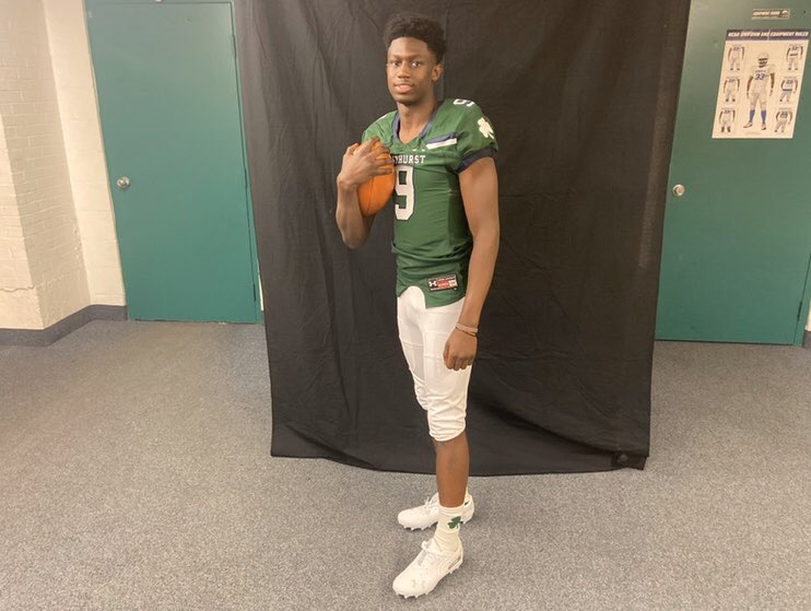 CarsonJaelen's tweet photo. I had a great visit at Mercyhurst University. Thank you @CoachEcks for the invite I had a great time🏈 https://t.co/FaYXfPAwIX