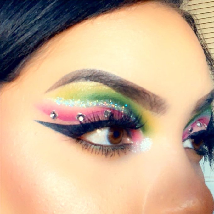 What happens when you have the #ConspiracyPalette and #jeffreexmorphe  in front of you while talking<a href="/tag/conspiracypalette"class="tags">#ConspiracyPalette</a><a href="/tag/jeffreexmorphe"class="tags"><span>#jeffreexmorphe</span></a>