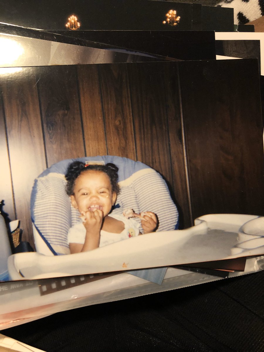 kshelly_'s tweet image. lil fat mama.