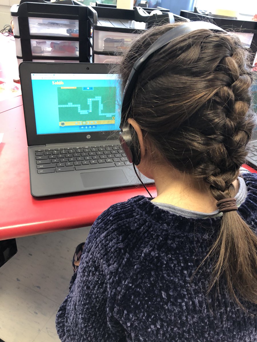 being_KINDers's tweet photo. Hour of code during Digital Learning today! First time using Kodable and we loved it #codingwithkinders https://t.co/BxtoIdSknq