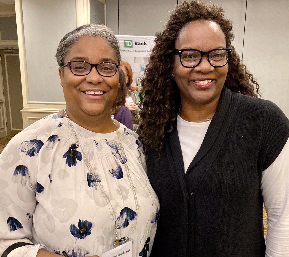Justsaysj's tweet photo. Fitting in a few more photos before we begin the panel at tonight’s #Women’s #Empowerment panel! 📸
#HearHerStory #WES19 #girlpower https://t.co/ccXblihF81