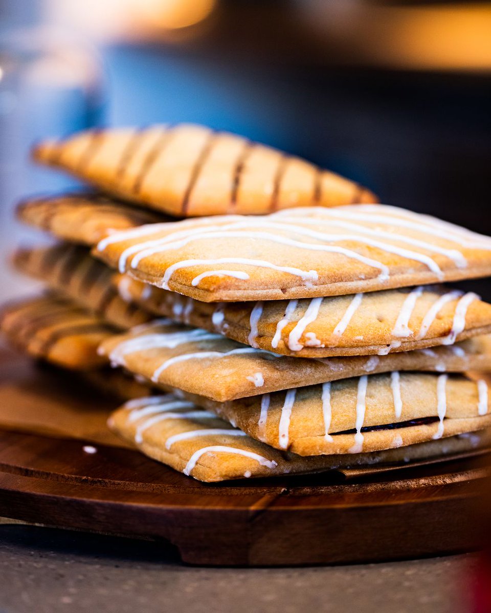 SessionsWCD's tweet photo. Gourmet pop tart? Yes, please!

#RadicalEats https://t.co/dLflVRWA9r