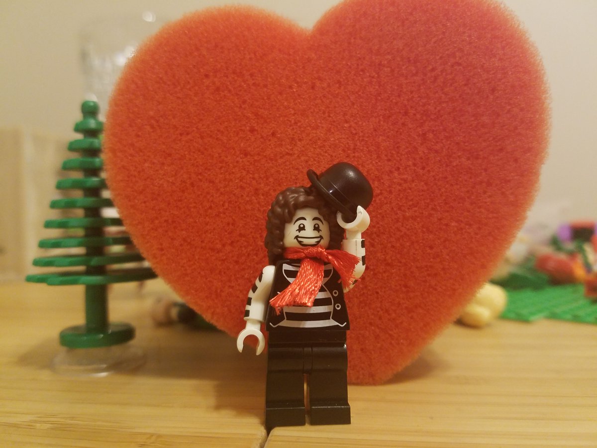 Looky, I made a lego version of me!

#chattythemime
