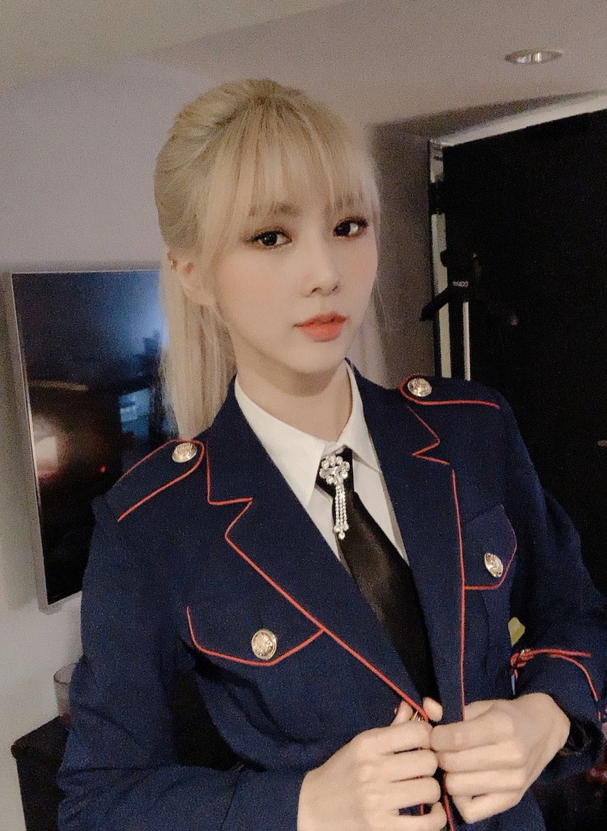 hf_dreamcatcher's tweet photo. [#유현] Chicago! You moved our hearts (tears💦) Don't forget we're always beside you like you are ☺️ see yaaa!
#드림캐쳐 #Dreamcatcher https://t.co/zfyuIV50CQ