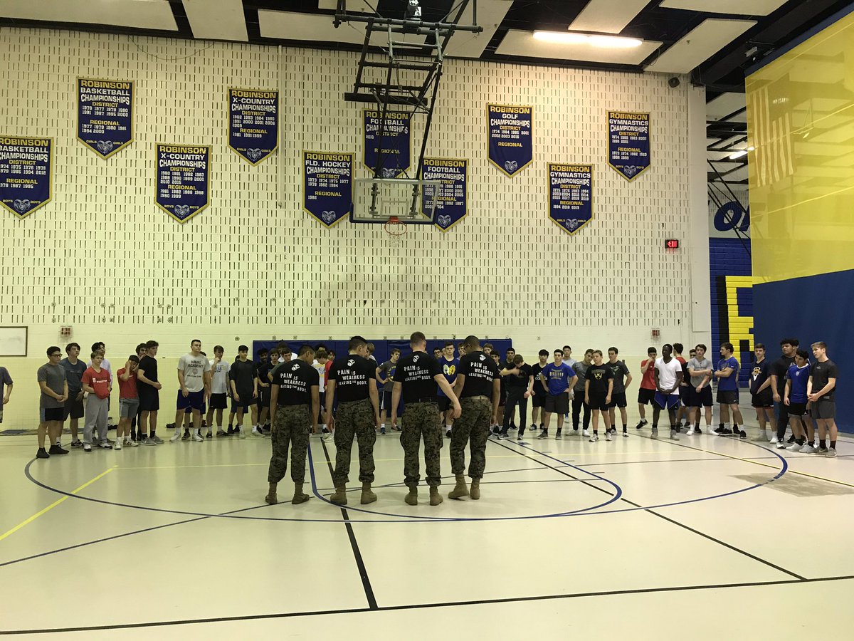 RobinsonWRSTL's tweet photo. What an awesome day working on leadership with the @USMC! https://t.co/FPe10jvwsv