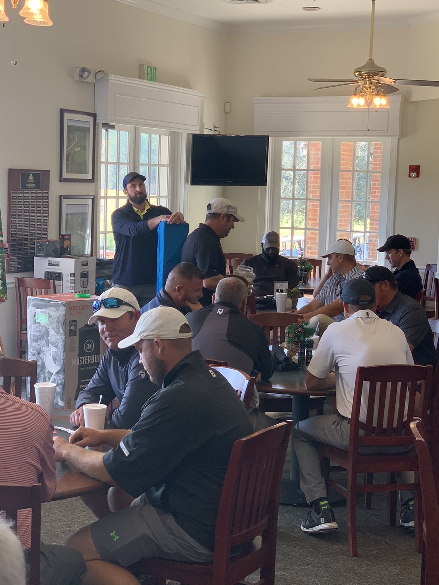 32086Chris's tweet photo. Thanks to Twitterless Keith for hosting the #NFGCSA #ToysForTots Christmas Tournament. The course was awesome and the greens were PURE. https://t.co/uYWnxBp3QI