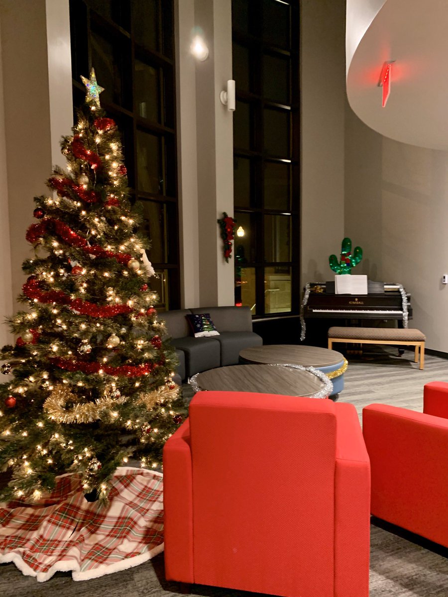WisconsinES's tweet photo. Spiced up the new house with some new holiday decorations 🎄 https://t.co/4lJMyjisQN