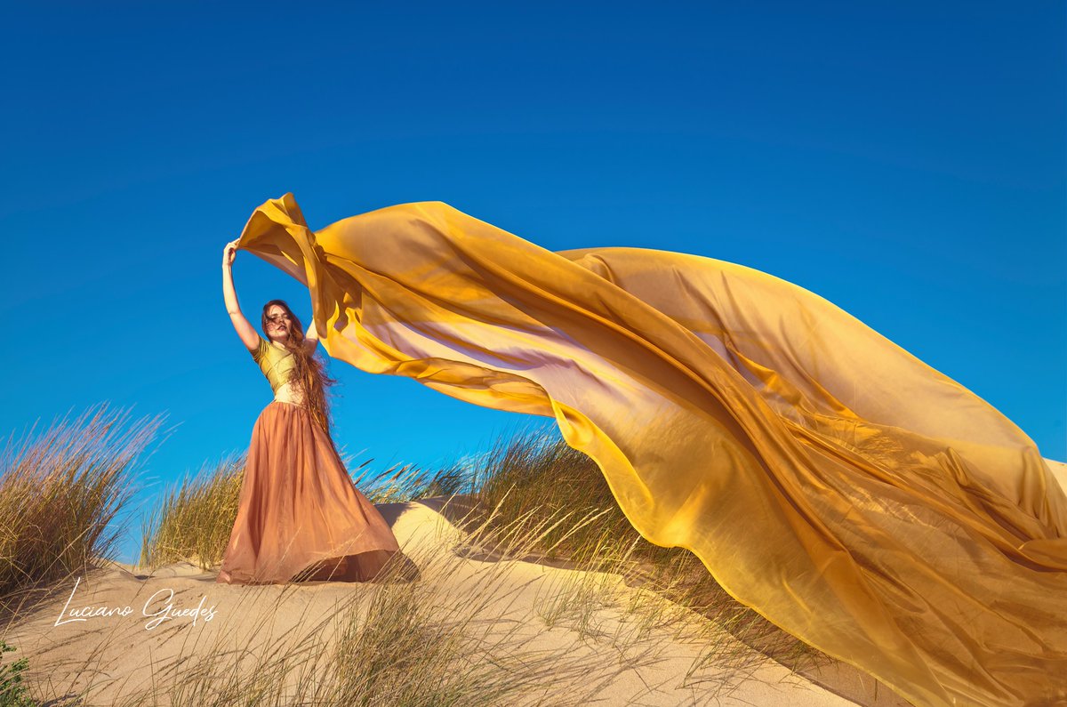 diana_therose's tweet photo. #Model: #DianaRosa
#Photography: #LucianoGuedes
Production: #AnaLuar
MUA: #BeatrizVaz
#modeling #portrait #beauty #beautiful #beautifulwoman #emotion #expressions #diva #goddess #naturalhair #verylonghair #ethereal #whimsical #romantic #wind #elegant #dancer #golden #veildancer https://t.co/9q1sIiq277