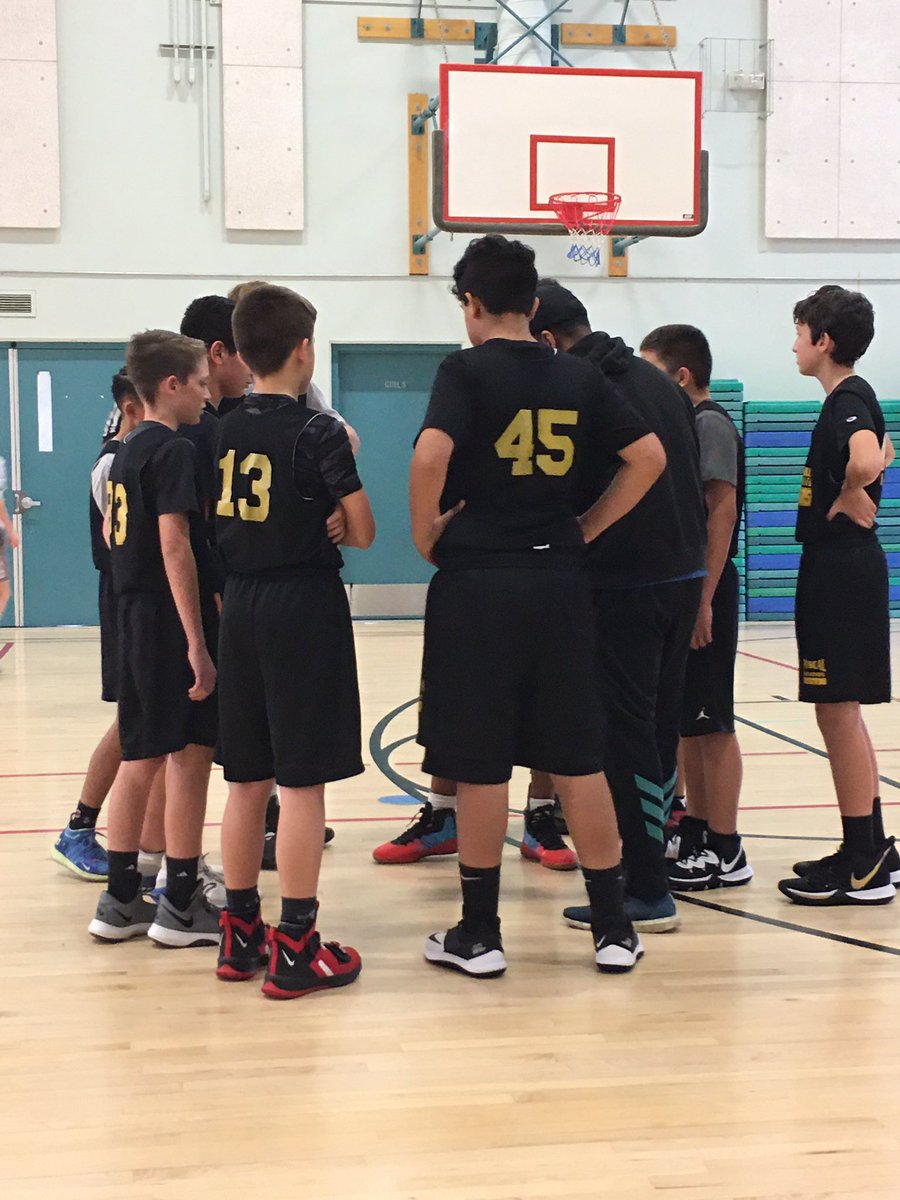 ScottBushnell1's tweet photo. Valley View at Pine Hollow #middleschoolsports https://t.co/eMBCTzbUiK
