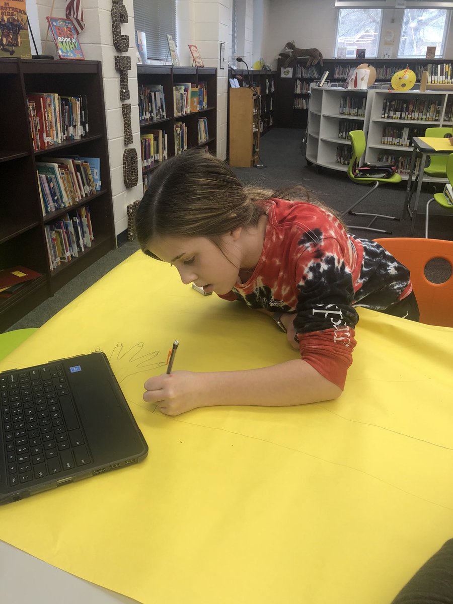 wendy_copelan's tweet photo. 7th Ss creating life size figures of monarchs! They are dressing them 21st century while capturing their crowning achievements and legacies. @BENPanthers #CCSIgnite https://t.co/wgyHGoLwGY