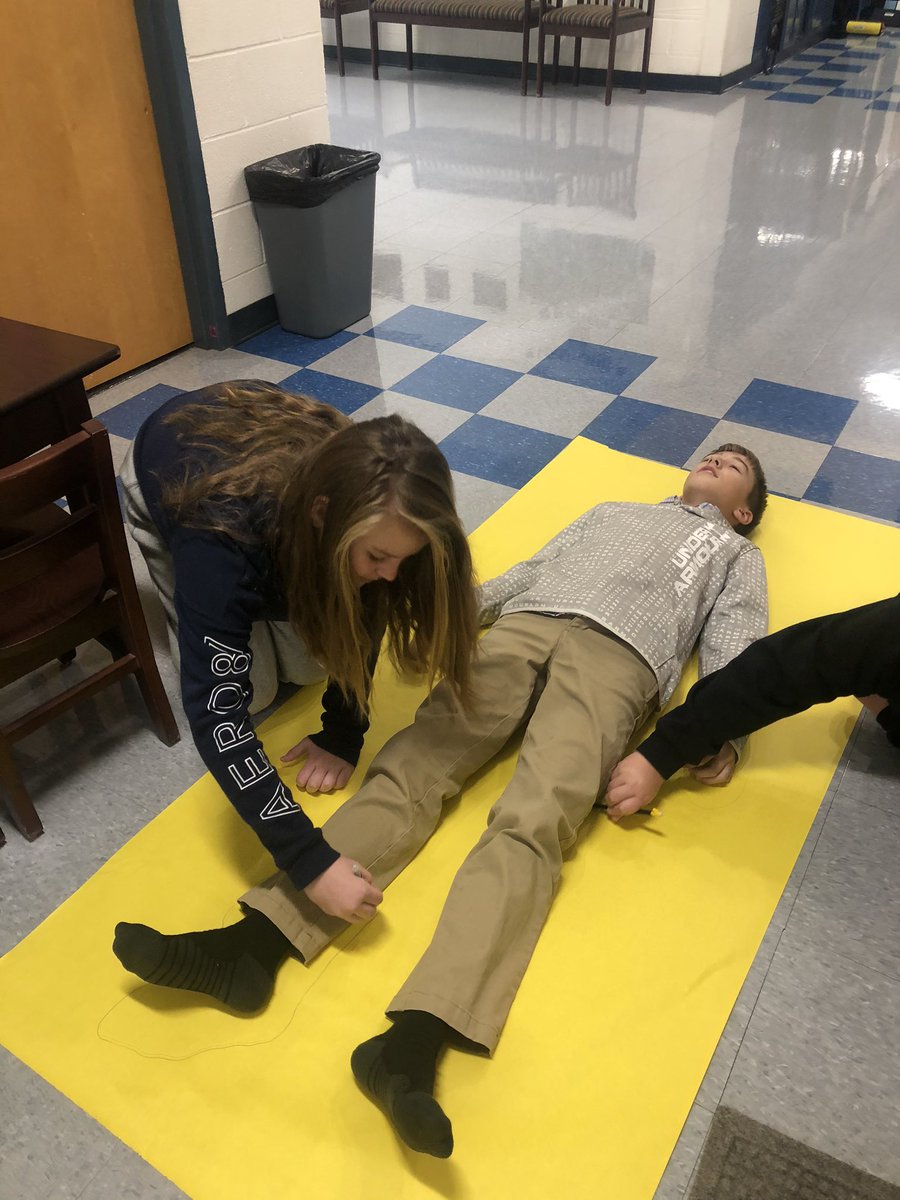 wendy_copelan's tweet photo. 7th Ss creating life size figures of monarchs! They are dressing them 21st century while capturing their crowning achievements and legacies. @BENPanthers #CCSIgnite https://t.co/wgyHGoLwGY