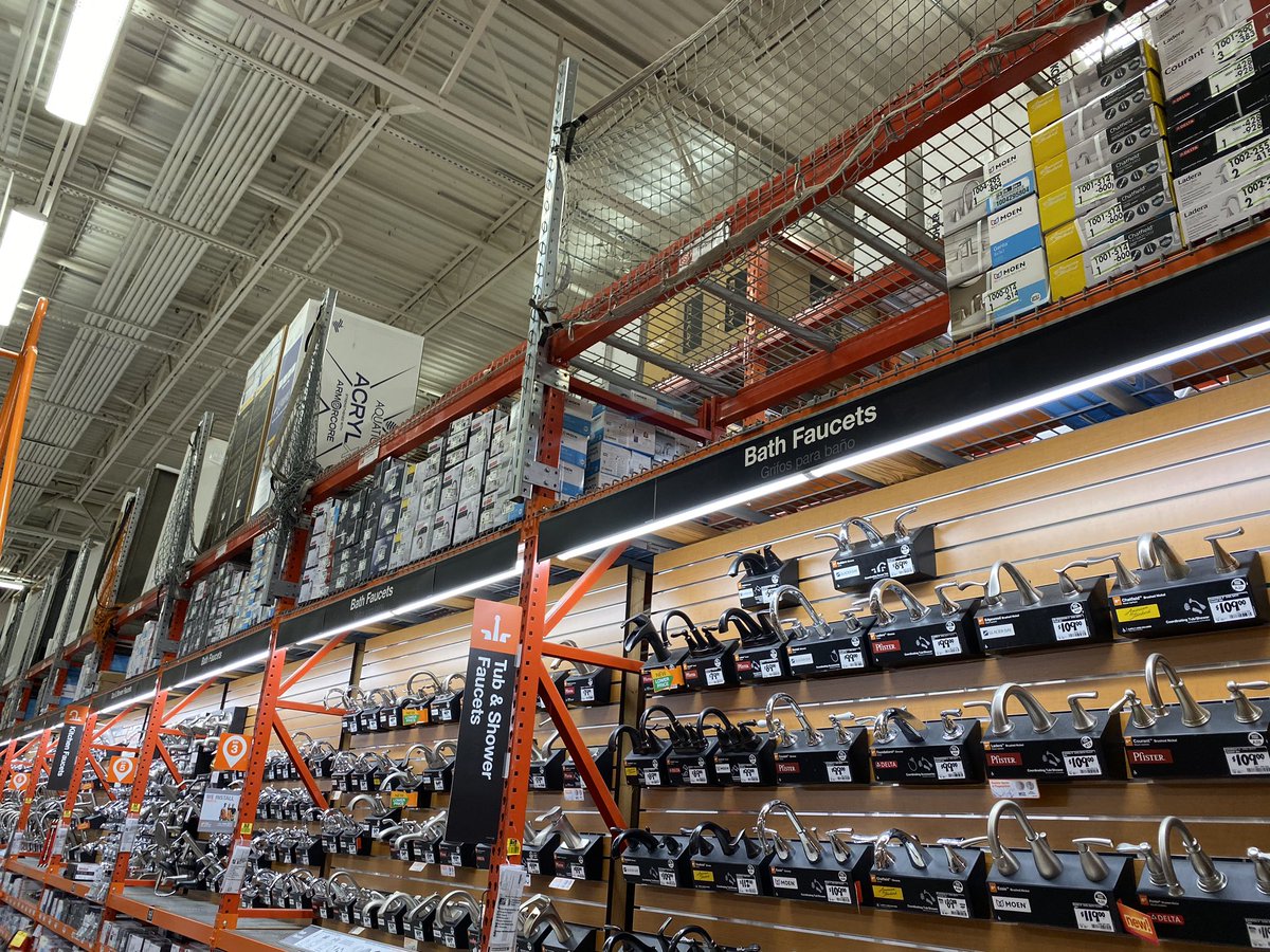 JustinDS0138's tweet photo. BIG shoutout to Carter &amp; Kimmie (not pictured) on taking initiative and cleaning up the faucet bays! Sadly, I did not get a before picture, but the transformation looks AMAZING! You both are rockstars! #proudDH #store0138 @shock_stephanie @Carell_R @ChrisBergHD https://t.co/nIBweEoYfH