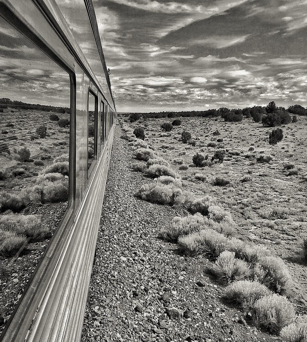 GrandCanyonRail's tweet photo. #XanterraTravel #repost 📷2babsdad
Down The Line
#grandcanyonrailway #coconinocounty #everything_transport #railroadphotography #shutterbug_collective #rebels_united #rebels_bnw #royalsnappingartists #rsa_bnw #rsa_photo_of_the_day #bnw_greatshots #bnw_life #bnw_quebec https://t.co/UFMlkZkZ0G