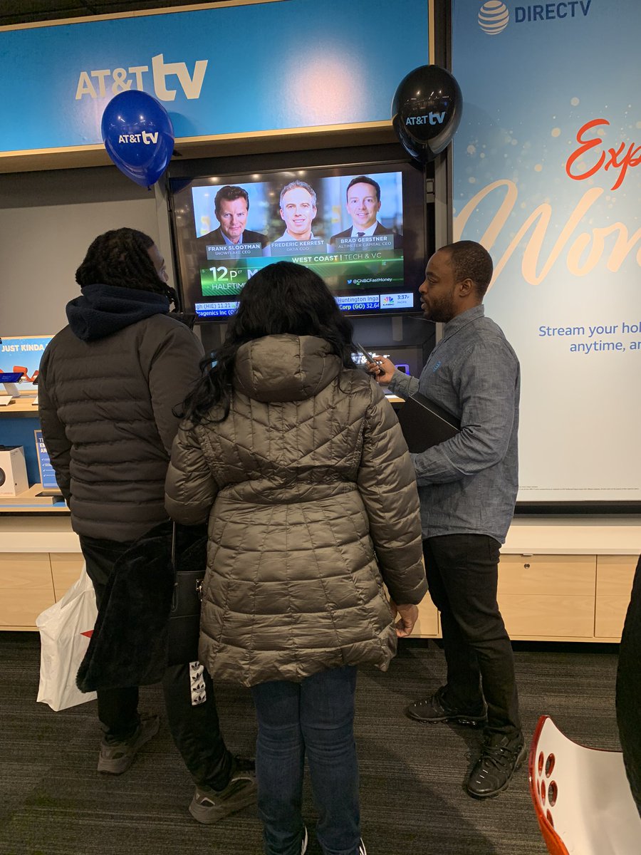 James displaying his flawless #ATTTV demo closing his 4th for the month ! #teammidtown #TSQ