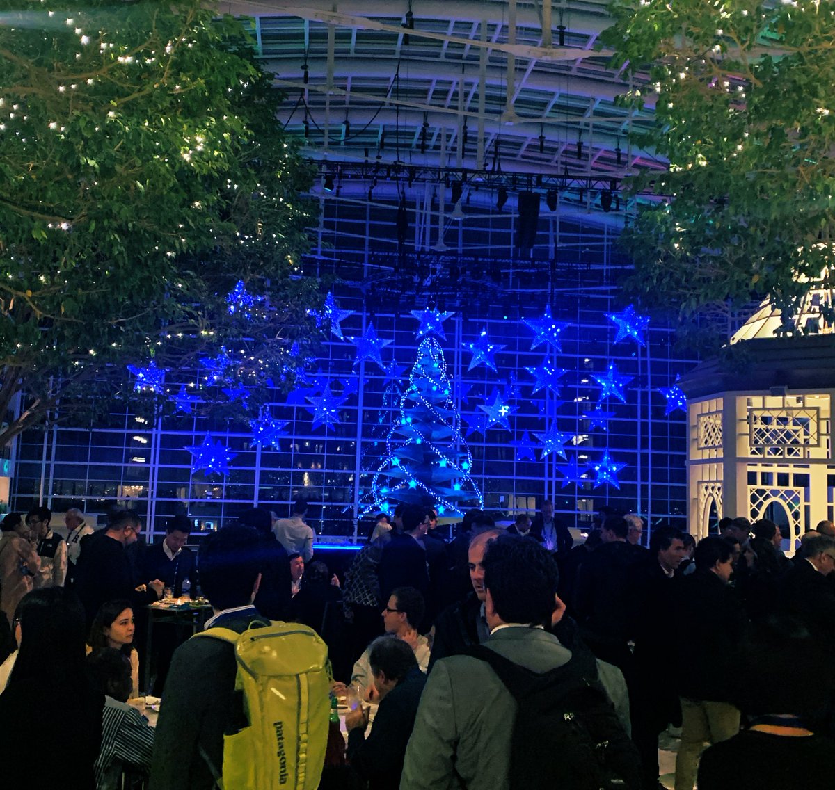 SIMUL8's tweet photo. Loving the festive atmosphere at the gala dinner this evening. Only thing better is all the simulation chat, canโt beat a glass of wine and a debate on the future of simulation! #wsc19 #wsc2019 #wintersim https://t.co/AzzNpYrc1w
