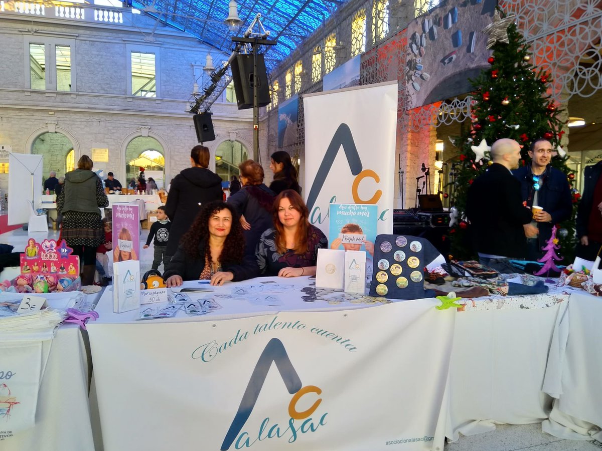 Excelente experiencia en el Mercadillo Solidario de Navidad este fin de semana. Gracias a todos los que lo han hecho posible!